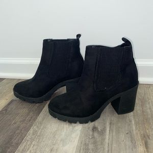 TOPSHOP black booties